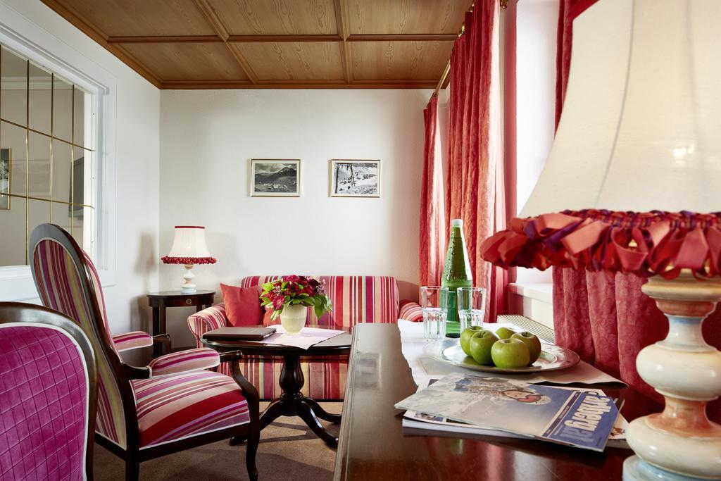 Hotel Hirlanda Zürs Exteriör bild