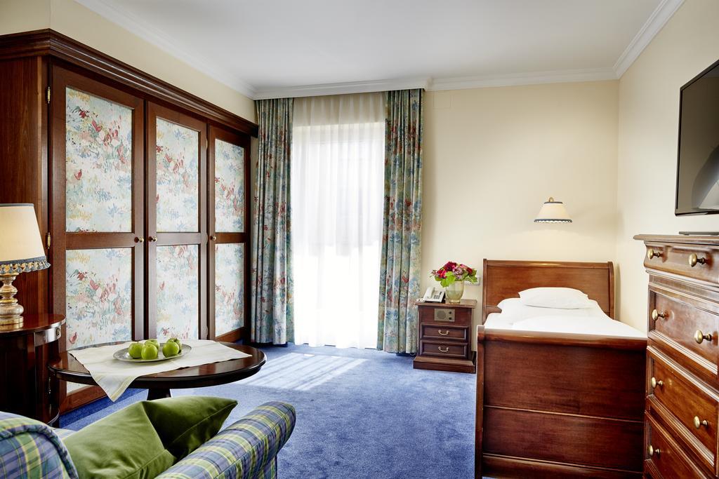 Hotel Hirlanda Zürs Rum bild